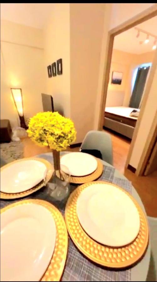 The Lancris Residences, 2 Bedrooms, 1 Bathroom, Living-Room, Kitchen & Pool Is Free Paranaque City Exteriör bild