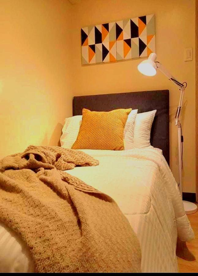 The Lancris Residences, 2 Bedrooms, 1 Bathroom, Living-Room, Kitchen & Pool Is Free Paranaque City Exteriör bild