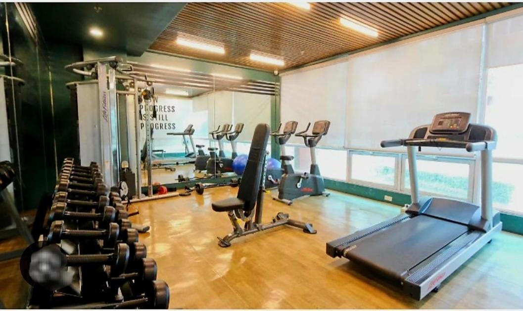 The Lancris Residences, 2 Bedrooms, 1 Bathroom, Living-Room, Kitchen & Pool Is Free Paranaque City Exteriör bild